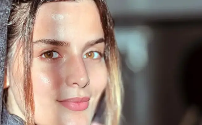 سفر زمان؛ «غزاله اکرمی» با چادر در پشت‌صحنه «سوجان» در کنار ثریا قاسمی