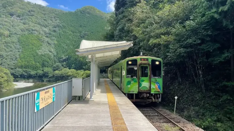 خلوت‌ترین ایستگاه قطار دنیا؛ فقط یک قطار در ماه و بدون هیچ مسافری