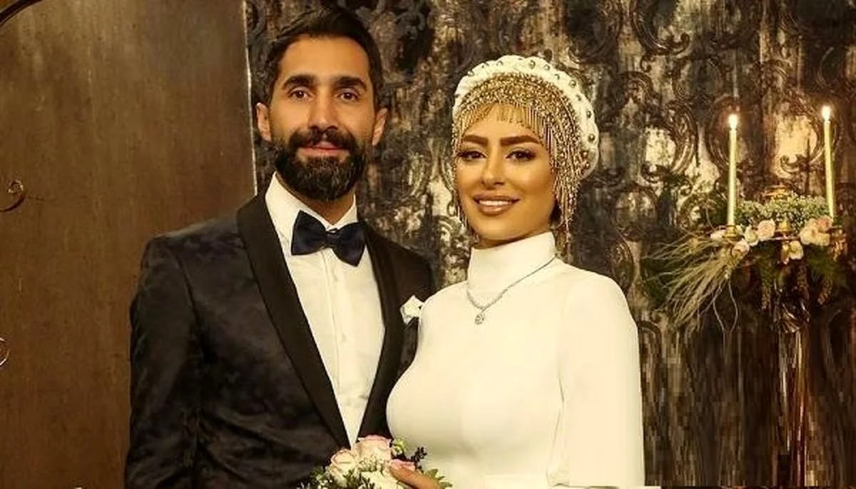 سفر در زمان سمانه پاکدل با مقنعه کج در دوران مدرسه - وب‌گردی