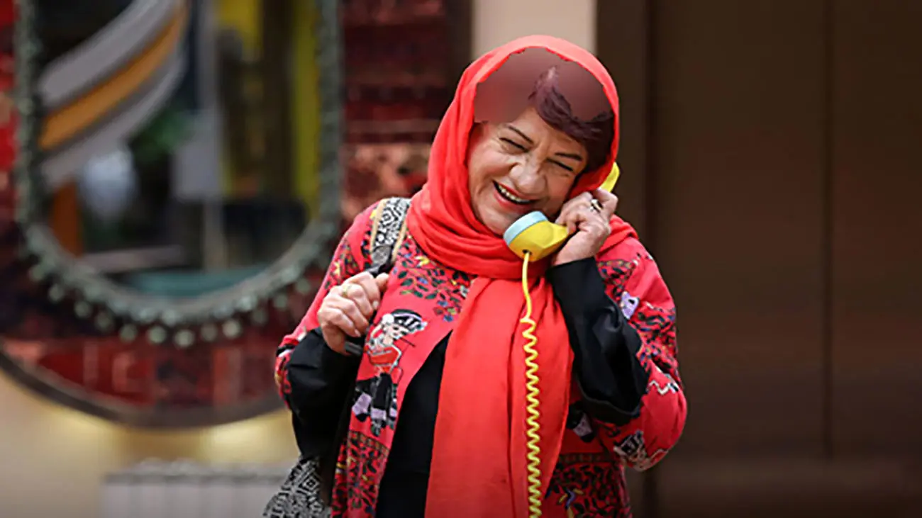 چیدمان لاکچری مبلمان شیک و خوش رنگ خانه زیبای ناهید مسلمی/ میز سلطنتی و مجسمه های بودایی - وب‌گردی