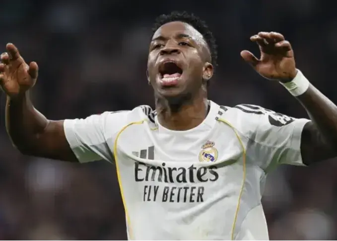 وینیسیوس در برنابئو: از سوت‌های اعتراضی خسته‌ام، دست بردارید!