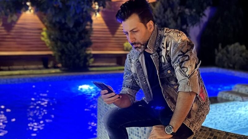 نگاهی به چیدمان خونه مجردی شاهانه و مجلل «مجید واشقانی»/ از استخر و مبلمان مدرن تا دکوری‌های هنری و کتابخانه پر از کتاب