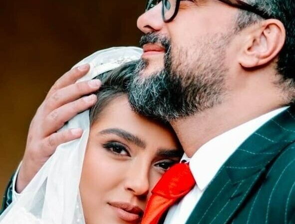 (ویدئو) یادی کنیم از ماه‌ عسل عاشقانه و تاب‌بازی 2 نفره سپند امیرسلیمانی و همسرش در مشهد/ مونا کرمی: همیشه دوست داشتم تو حرم امام رضا عقد کنم