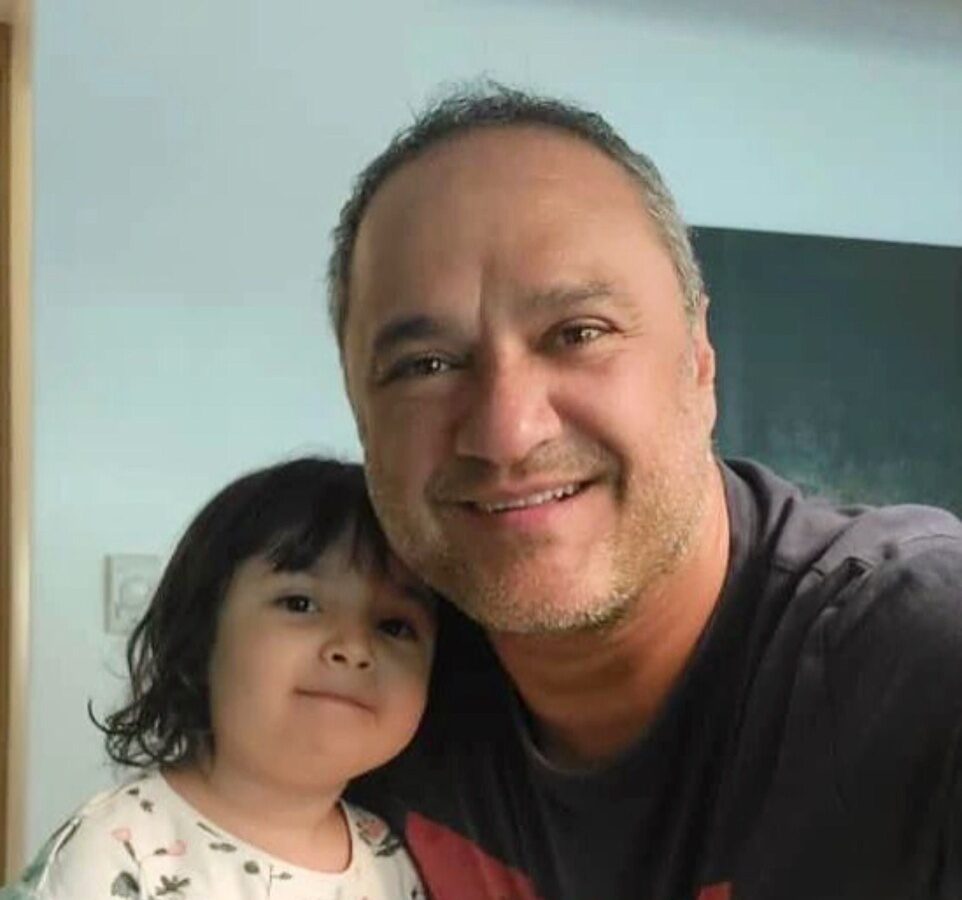 رامبد جوان افشا کرد: ممنوع‌الخروجی نگار جواهریان و حقیقت تولد فرزندشان در کانادا - وب‌گردی