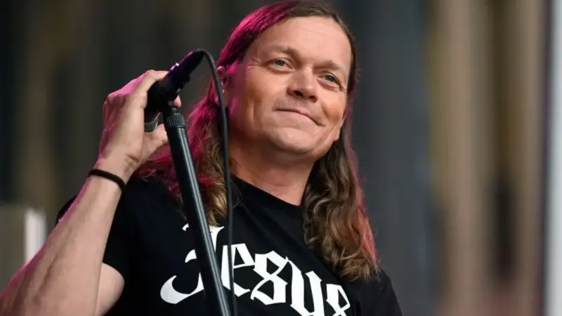 درگذشت تراژیک خواننده راک پس از مبارزه جان‌سوز با سرطان کلیه در 47 سالگی