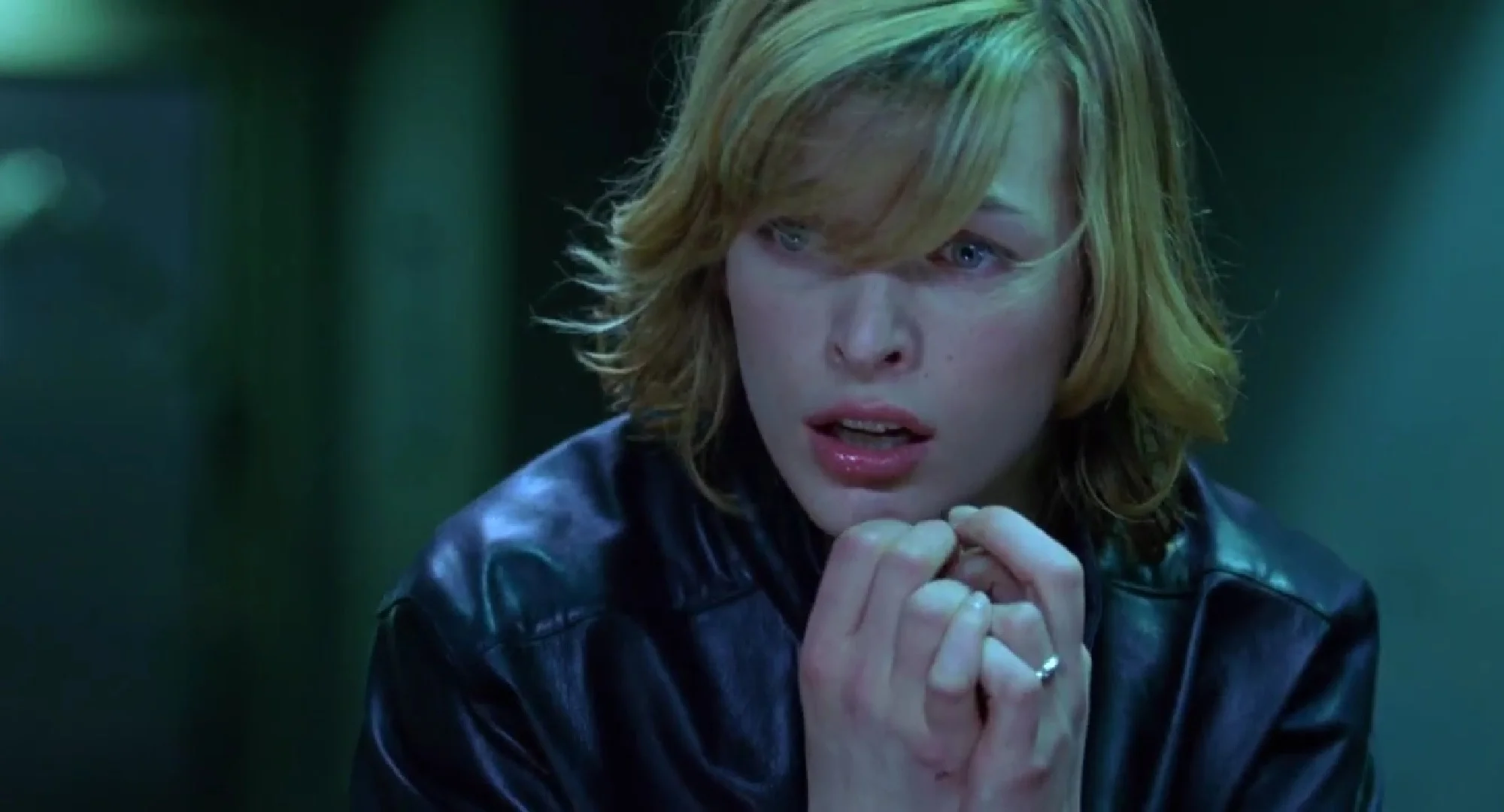 Resident Evil 2002 Movie ۱۰ فیلم برتری که از بازیهای ویدیویی اقتباس شدند | گیمفا