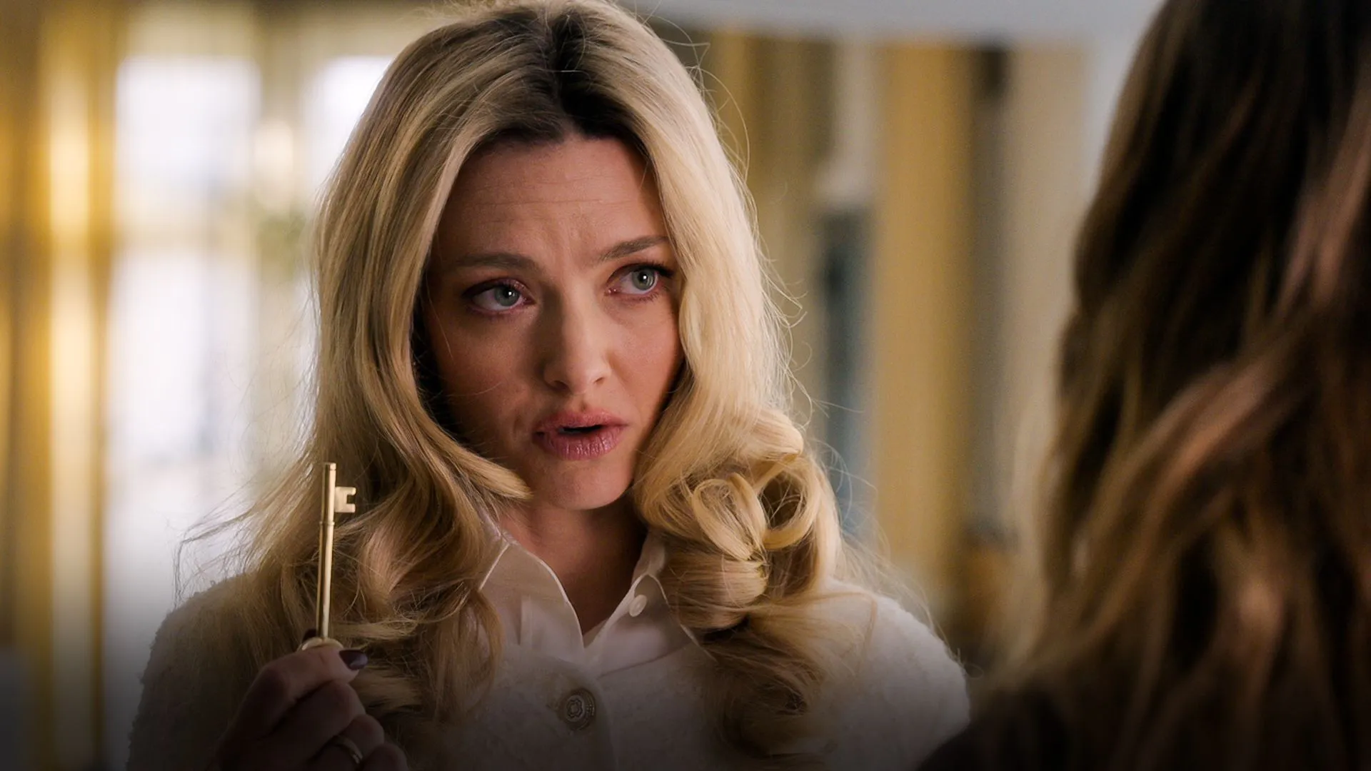 The housemaid 2025 amanda seyfried 695584d25f015bf70a430e7a نقد و بررسی فیلم The Housemaid | سقوط یک رمان جنایی بر پردهی سینما | نمابان و به نقل از گیمفا