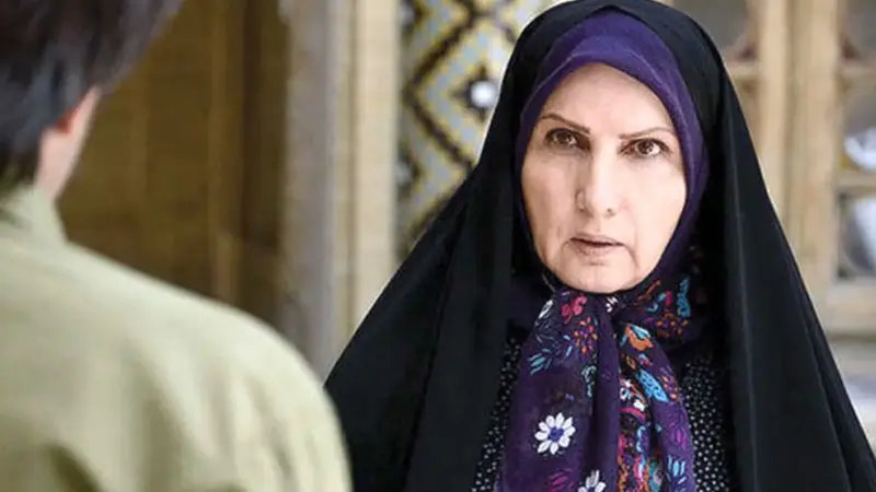 نگاهی به چیدمان خونه زندگی اصیل زهرا سعیدی / از میز تلفن منبت کاری تا جاجیم آذربایجان شرقی