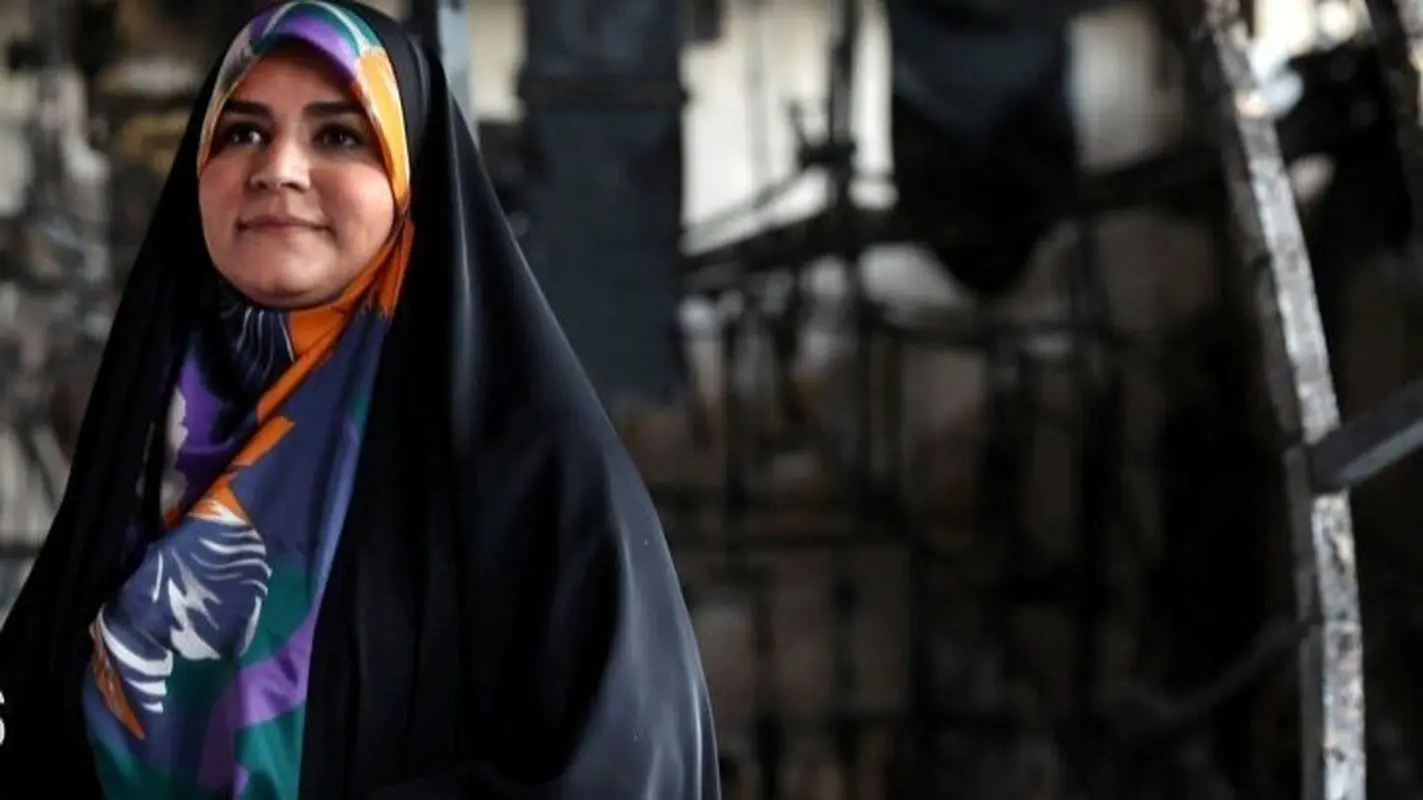 تیپ سحر امامی مجری شیر زن خارج از صداوسیما در خیابان های ونزوئلا - وب‌گردی