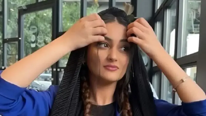 سفر در زمان | ملیکا پارسادوست در آغوش مهناز افشار