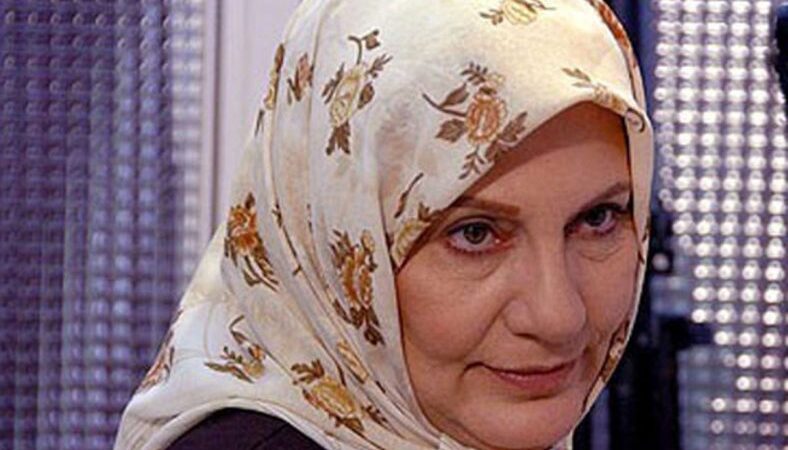 بیوگرافی مهتاج نجومی مادرشوهر نرگس محمدی در ستایش