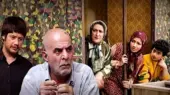 اجرای تیتراژ نوستالژی متهم گریخت توسط امیرحسین مدرس در برنامه ۱۰۰۱ (ویدئو)