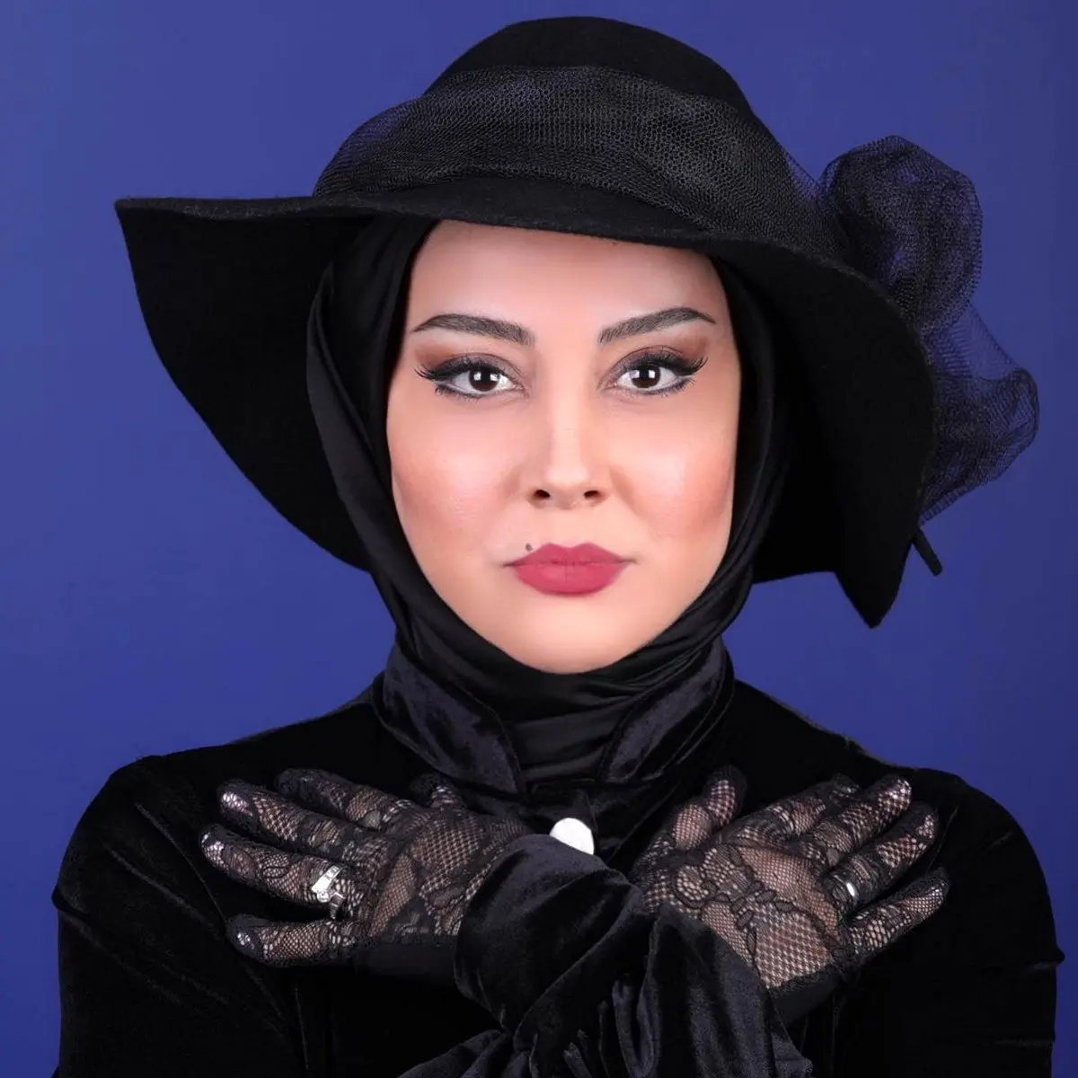 استایل خاص آشا محرابی در ۵۲ سالگی همه را غافلگیر کرد - وب‌گردی