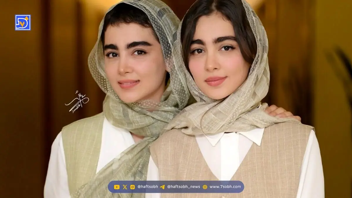 سونیا حسینی بازیگر پایتخت، با استایل پاییزی در کتابخانه - وب‌گردی