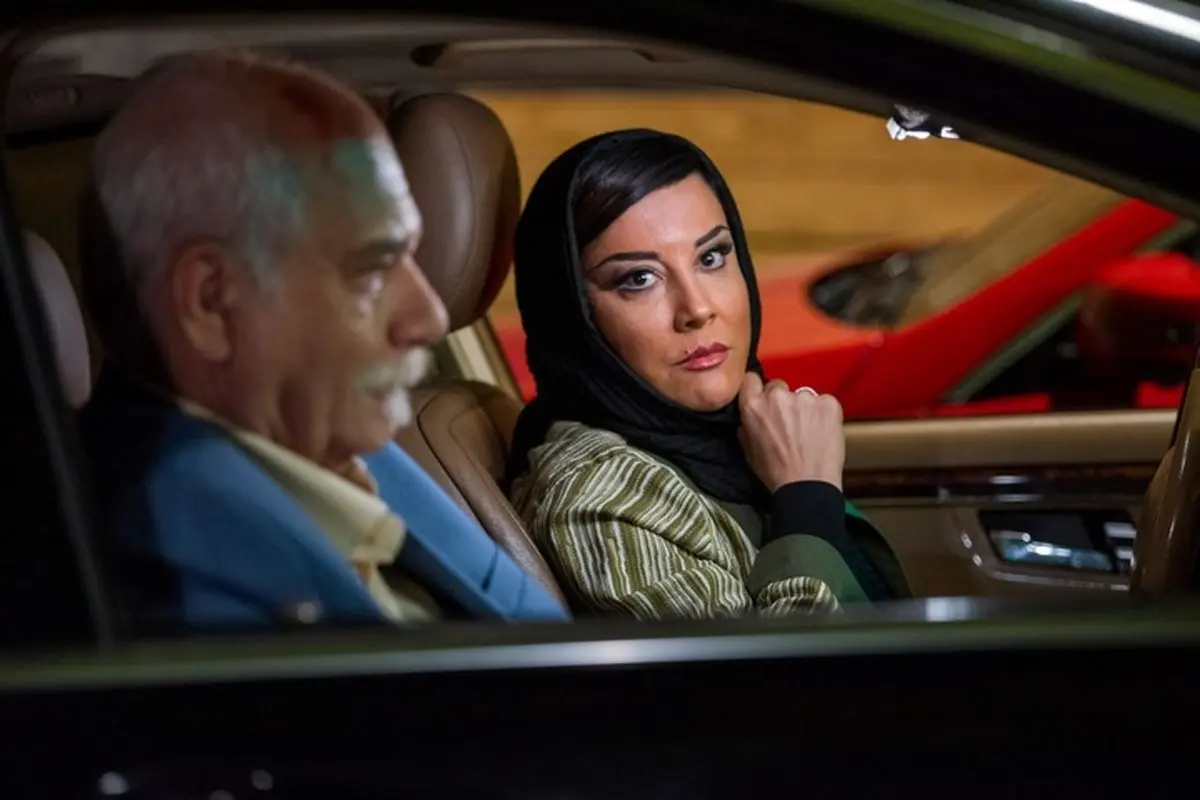 استایل جذاب آشا محرابی در ۵۲ سالگی - وب‌گردی