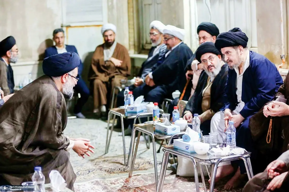 خمینی‌ها، معرفی خانواده بنیانگذار انقلاب - وب‌گردی