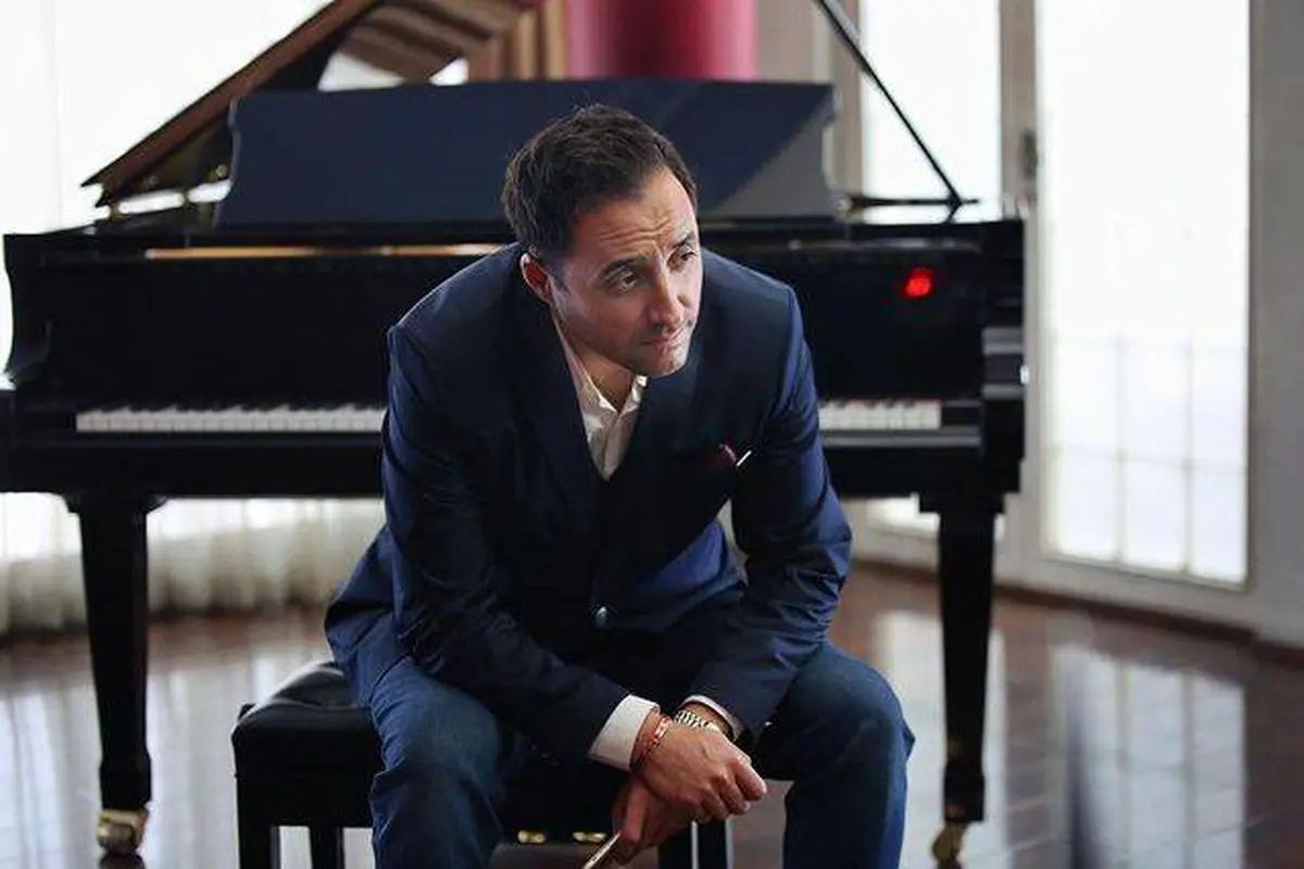 بیوگرافی و زندگی شخصی امیرحسین رستمی همسر و پسرش - وب‌گردی