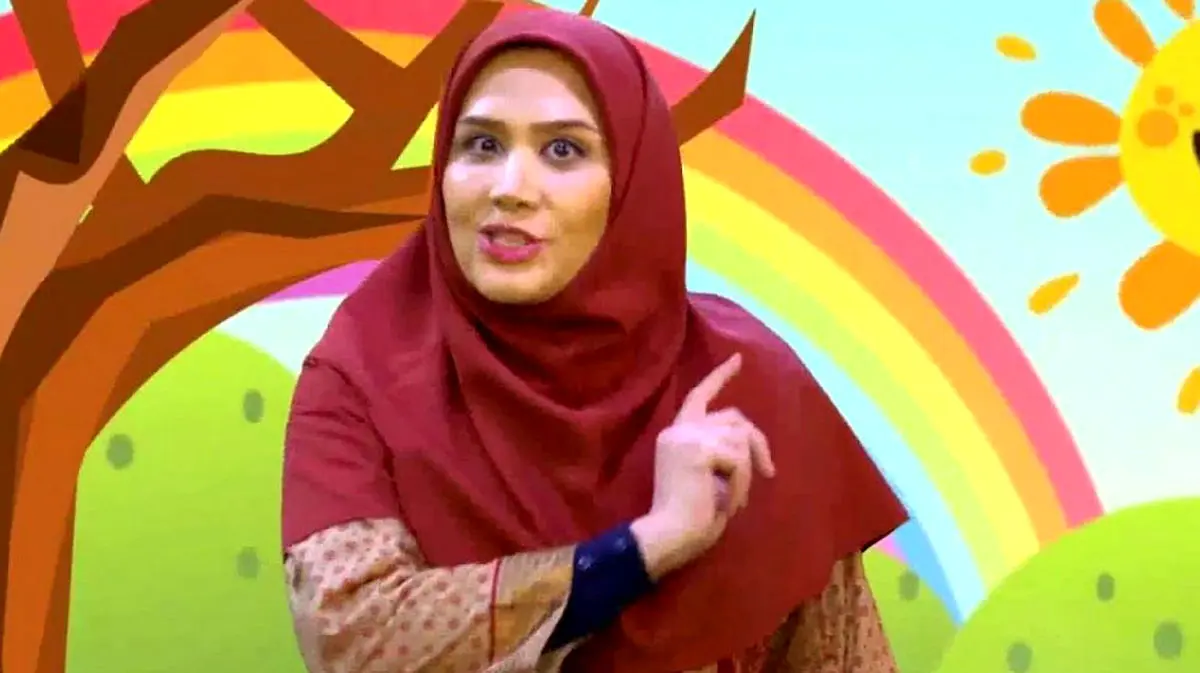 چهره جدید خانم مجری برنامه کودک و عروسک های زیبایش - وب‌گردی