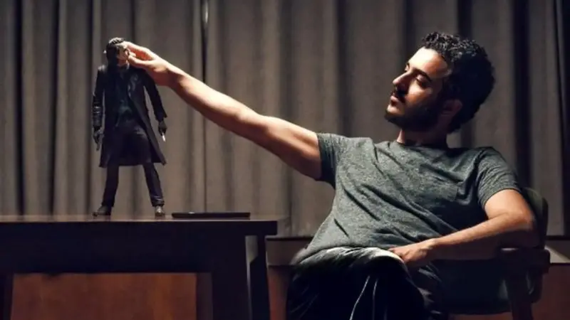 مجسمه جوکر در خانه علی شادمان؛ علاقه بسیار شادمان به مجسمه