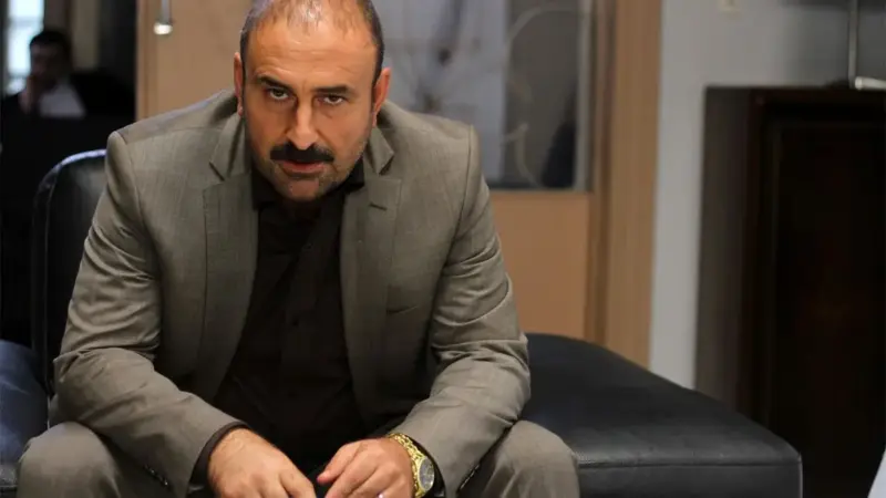 ماجرای فیلم آقای زالو مهران احمدی+ بازیگران