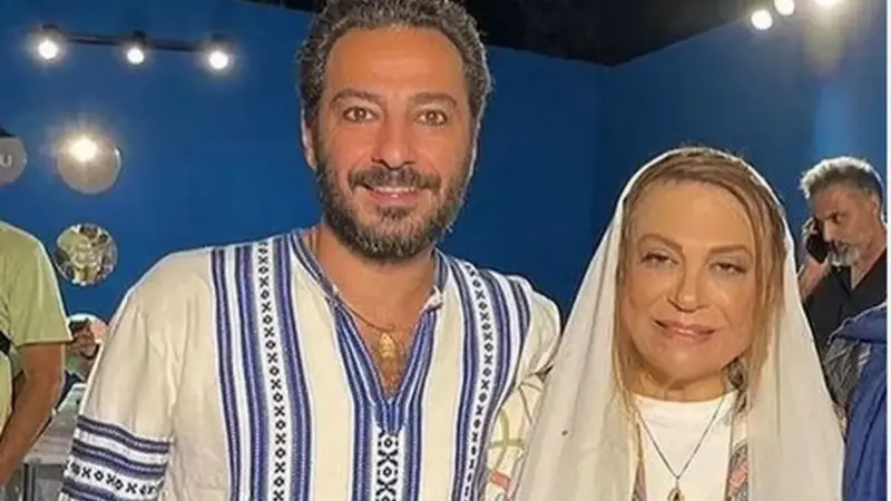 بوسه جنجالی گوهر خیراندیش به نوید محمدزاده!+ فیلم از پشت‌صحنه