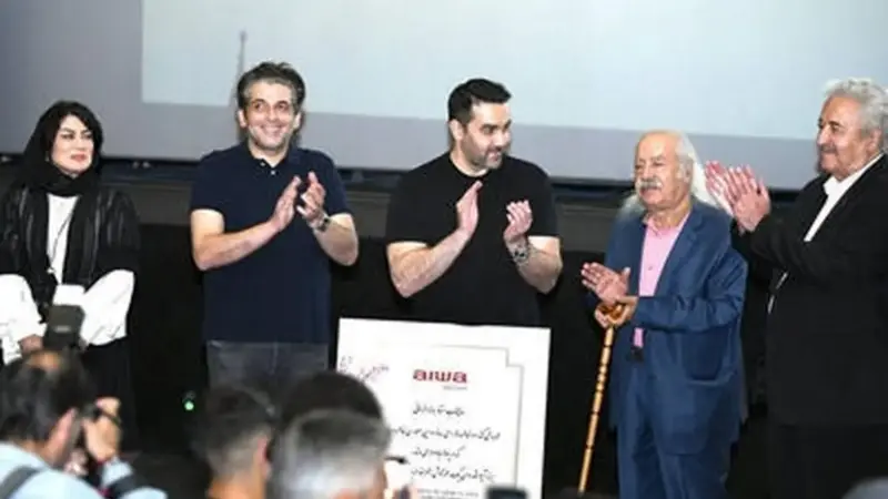 هم‌نشینی ستارگان سلام علیکم حاج‌آقا؛ پوریا پورسرخ و حمید گودرزی در یک قاب خاطره‌انگیز + عکس