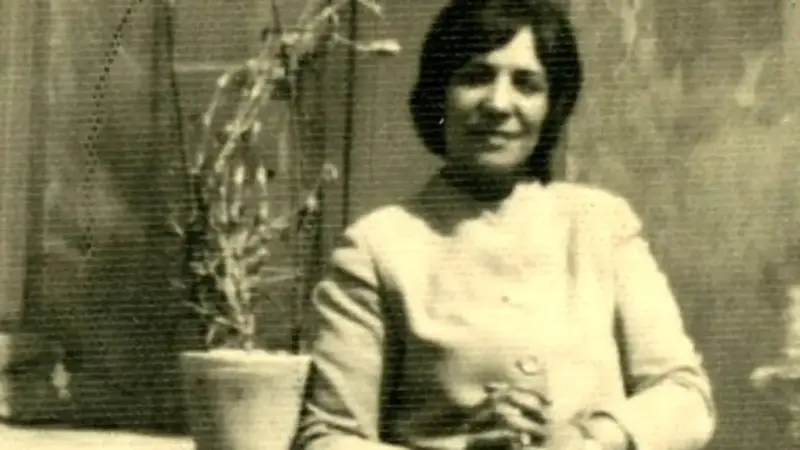 سفر به تاریخ؛ تاج‌ایران، نتیجۀ ناصرالدین شاه با لباس عروس در کنار شوهرش در سال 1314