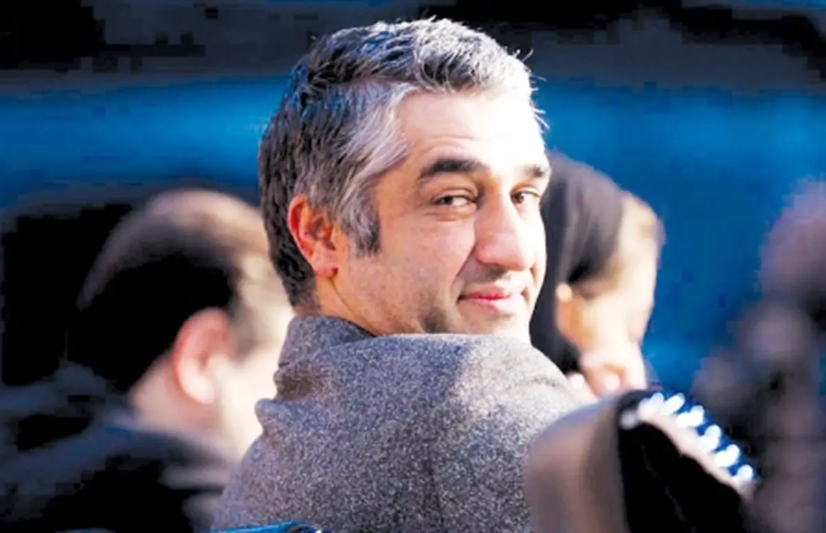 لحظه خاص پژمان جمشیدی در جمع امدادگران هلال‌احمر - وب‌گردی