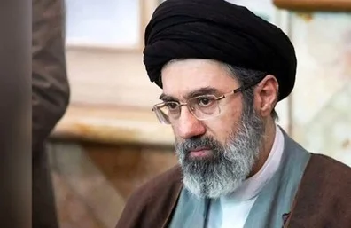 های پسر و دختر مجتبی خامنه ای و همسرش قبل شهادت/ نگاهی به کالسکه ایرانی و ساده نوه رهبری که کهنه هم هستش - اخبار