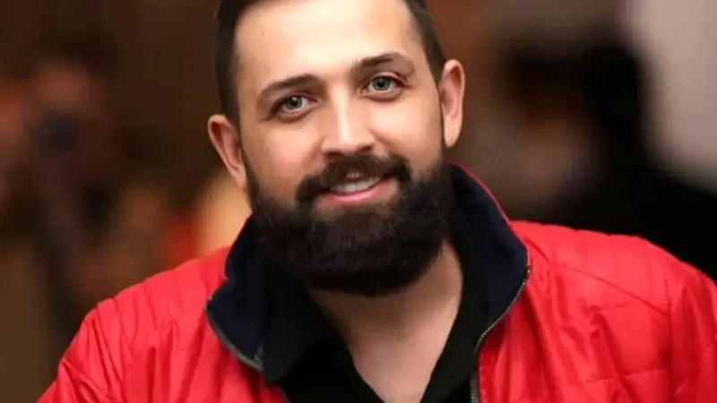 حضور محسن افشانی بازیگر در جمعیت هلال احمر