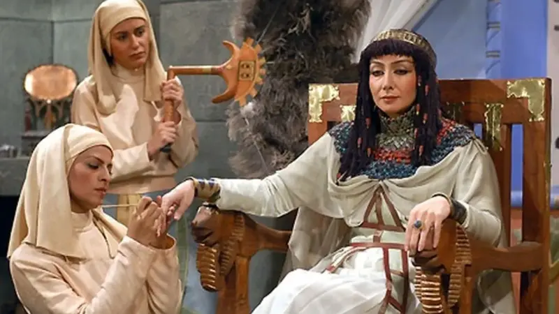 بیوگرافی و زندگی شخصی کتایون ریاحی+ عکس‌های خاص