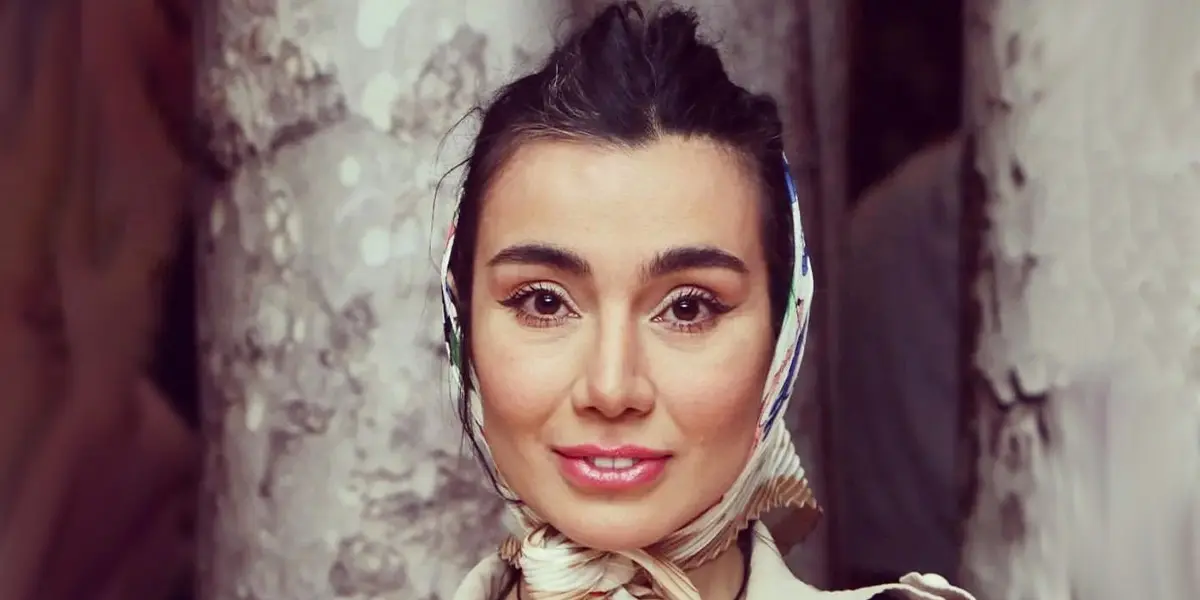 استایل دهه شصتی خاطره حاتمی در کنسرت محسن ابراهیم‌زاده - وب‌گردی