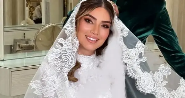 متین ستوده با لباس چینی در قصر یانگوم