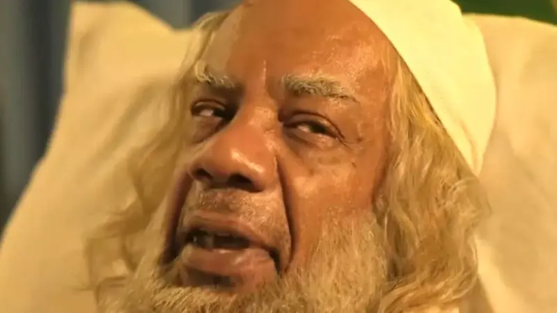 سفر در زمان | «شیخ» سریال بیگانگان با تیپ و استایل اوباما