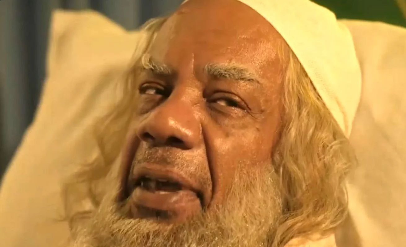 سفر در زمان «شیخ» سریال بیگانگان با تیپ و استایل اوباما - وب‌گردی