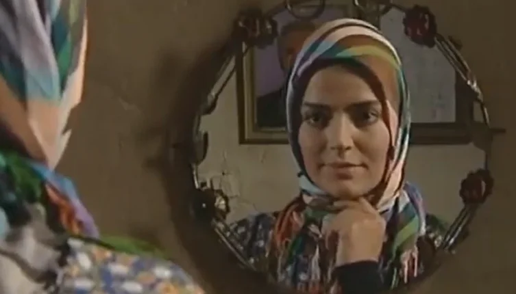 سفر در زمان سپیده خداوردی با موهای کوتاه - وب‌گردی