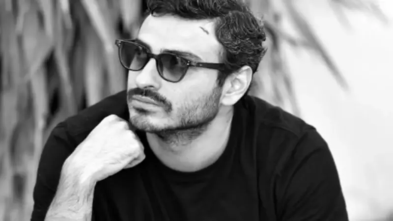 بیوگرافی، حواشی و عکس های امین شعرباف بازیگر جذاب قورباغه