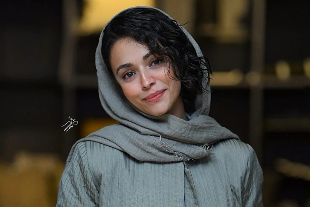 بیوگرافی سوگل خلیق - وب‌گردی
