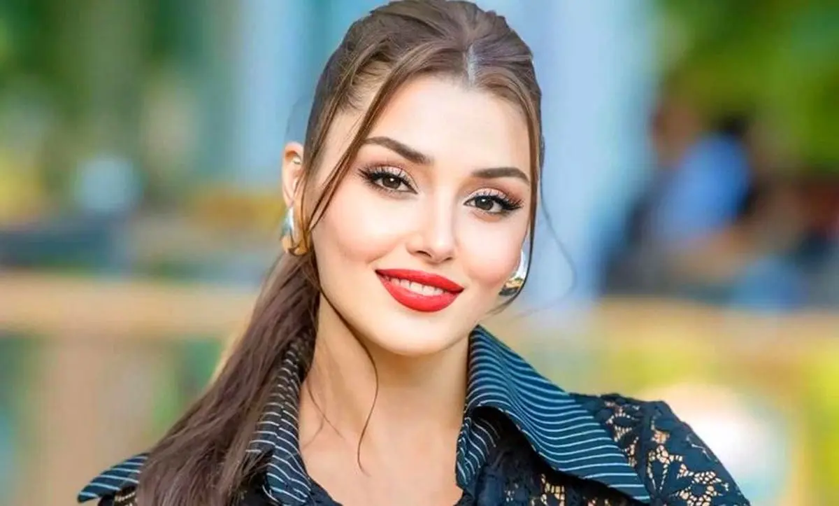 دکوراسیون جذاب اتاق نقاشی هانده ارچل بازیگر مست عشق در عمارت لوکسش - وب‌گردی
