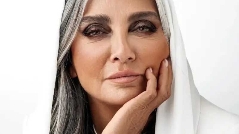 تیپ ساحلی بازیگر زن پوست شیر در ویتنام