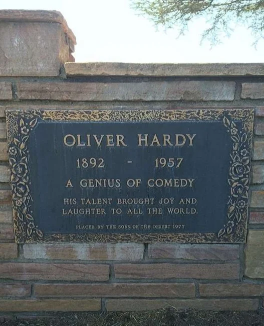 سکته و مرگ الیور هاردی