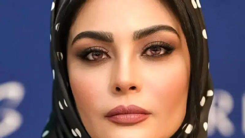 صحرا اسدالهی: مادرم گوشواره اش را فروخت تا من یک جفت کفش زرشکی با یک مقنعه نو بخرم
