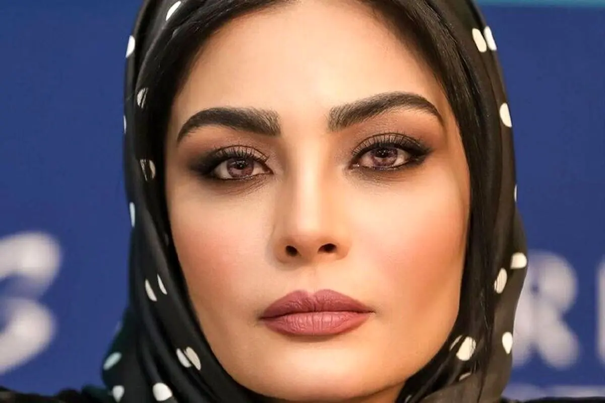 صحرا اسدالهی: مادرم گوشواره اش را فروخت تا من یک جفت کفش زرشکی با یک مقنعه نو بخرم - وب‌گردی