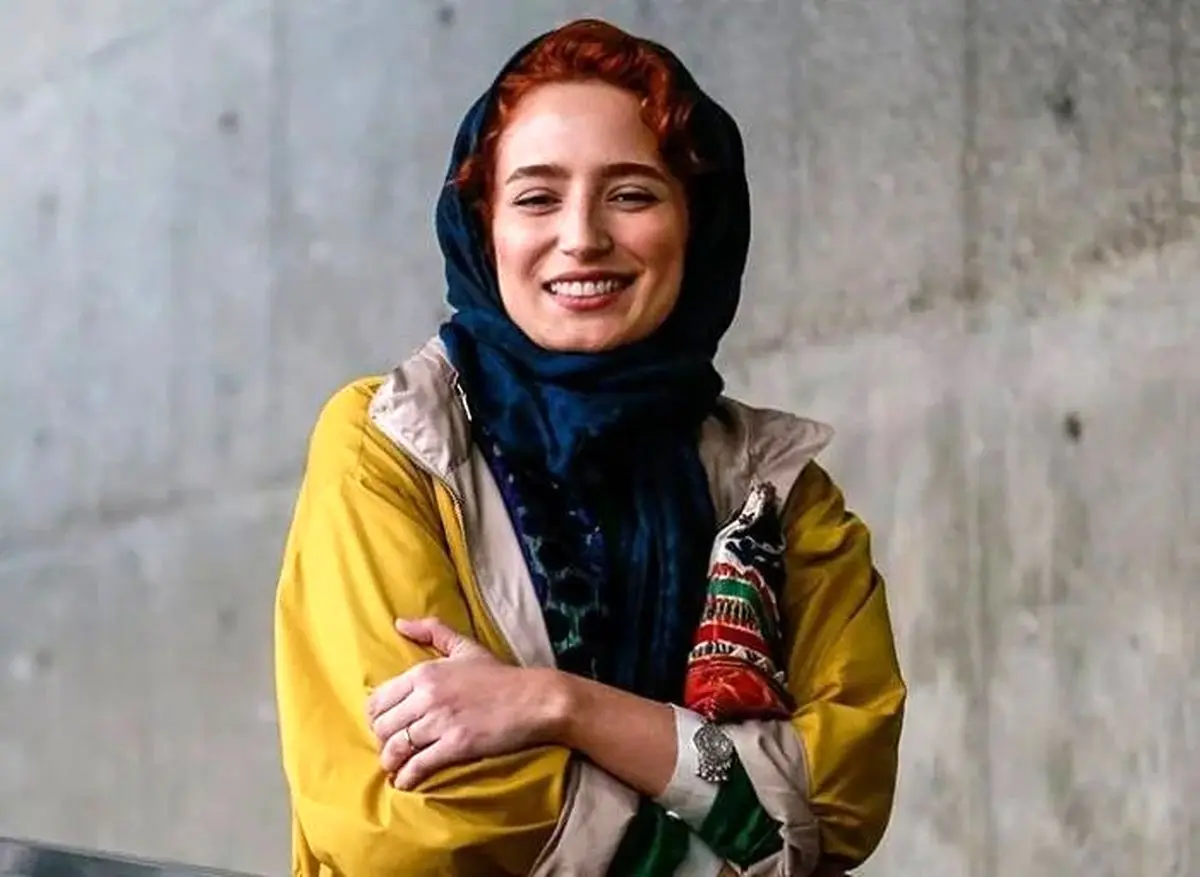 نگار جواهریان و دخترش نوردخت در رستورانی در رشت - وب‌گردی