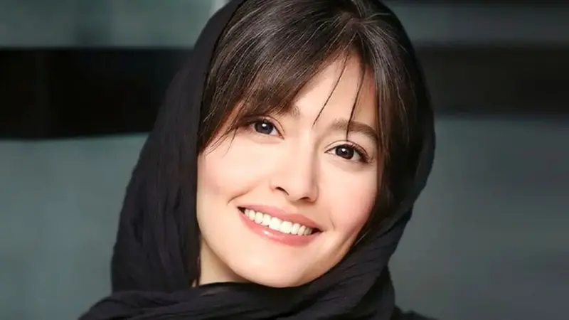 سلفی پردیس احمدیه در ماشین لوکسش