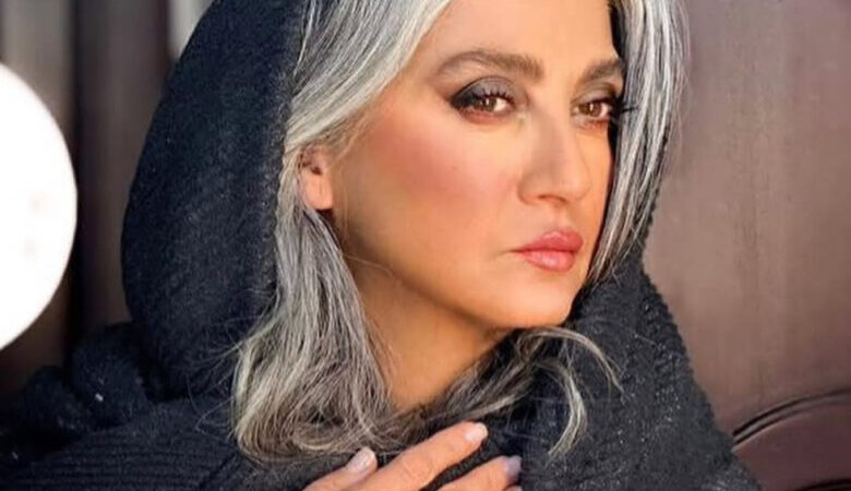 عکس‌ دیروز  | تیپ پاییزی رویا جاویدنیا در پارک