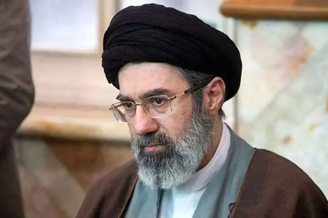 دیده نشده از کودکی آیت الله سیدمجتبی خامنه ای/ فرزندان رهبر شهید از کوچک به بزرگ - وب‌گردی
