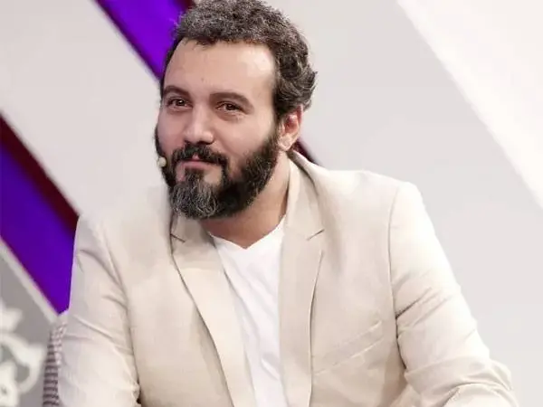 بیوگرافی کامبیز دیرباز