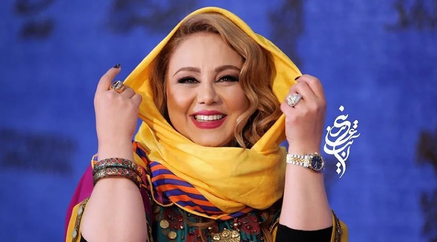 بهنوش بختیاری در کنار خانواده جمشید هاشم‌پور - وب‌گردی