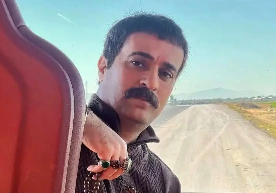 سفر زمان؛ «احمد مهرانفر و رضا عطاران» در پشت‌صحنه «انفرادی»؛ سال 98 - وب‌گردی